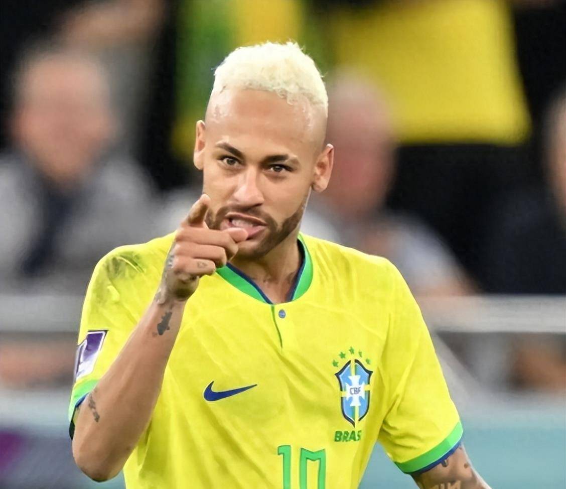 U8娱乐-阿斯顿维拉训练开放日;清晨遗憾出局引欢呼;全明星赛在即;心理建设被强调(阿斯顿维拉官网)